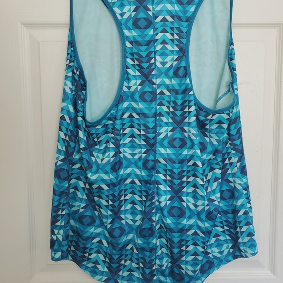 Old Navy Active Tank Top - Picture 2 of 3